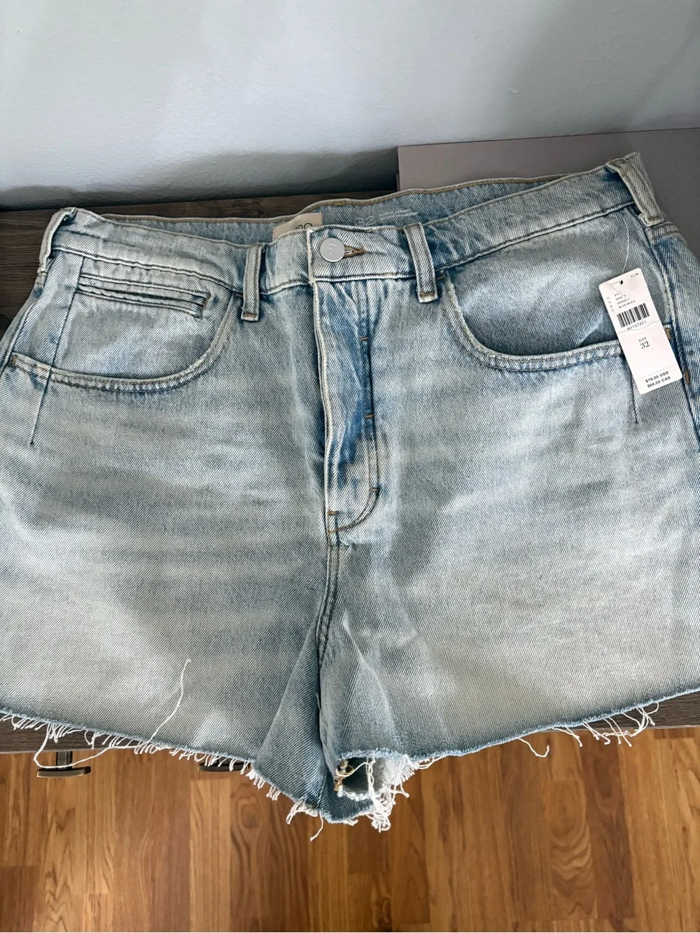 The Everyday Denim Shorts by Pilcro - Picture 3 of 3